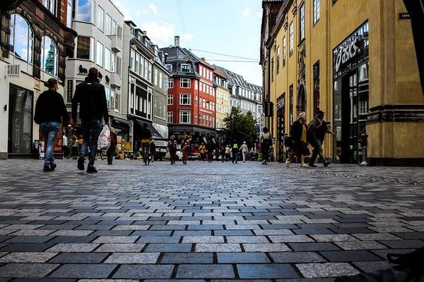 Comment les grands projets d'infrastructure favorisent-ils le développement de la vie associative locale ?